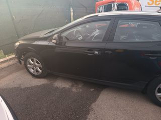 Volvo V40 Cross Country 2015 1.6D KINETIC AUTO XENON-thumb-6