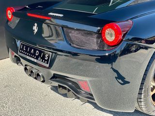 Ferrari 458 Italia 2009-thumb-15