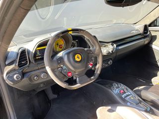 Ferrari 458 Italia 2009-thumb-16