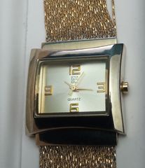 NEW YORK & COMPANY Vintage Κομψό,επίχρυσο γυναικείο ρολόι Quartz 