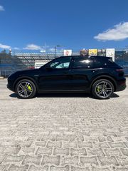 Porsche Cayenne 2020 HYBRID-thumb-6