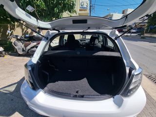 Toyota Yaris 2014  1.4 D-4D Cool-thumb-6