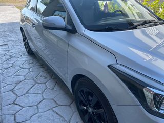 Hyundai i 20 2017 1.2 SPORT ΑΝΟΙΓΟΜΕΝΗ ΟΡΟΦΗ - ΟΘΟΝΗ-thumb-4