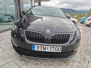 Skoda Octavia 2019 DSG AUTO AMBITION-thumb-1