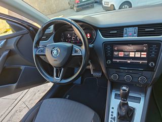 Skoda Octavia 2019 DSG AUTO AMBITION-thumb-11