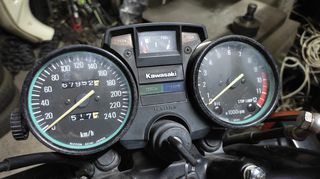 Kawasaki GPZ 550 1980-thumb-1