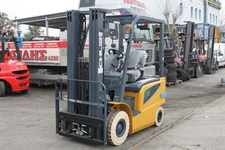 Κλαρκ 2023 CHL CPD18 A3LiH4 TFV4700 4V [2025]-thumb-1