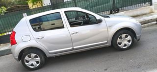 Dacia Sandero 2012-thumb-11