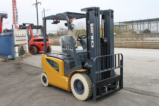 Κλαρκ 2023 CHL CPD25 A3LiH4 TFV4700 4V [2026]-thumb-3