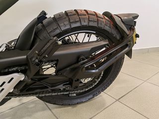 Husqvarna Svartpilen 2021-thumb-5