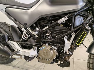 Husqvarna Svartpilen 2021-thumb-11