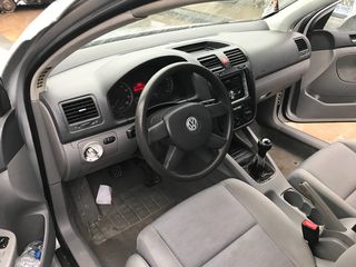 VW  GOLF  5