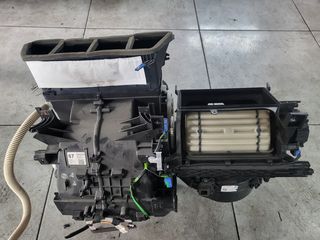 Toyota yaris hybrid  a/c-thumb-2