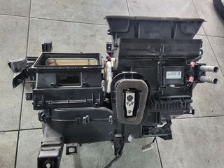 Toyota yaris hybrid  a/c-thumb-3