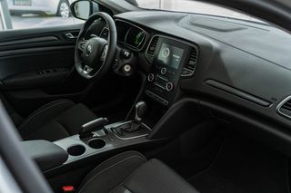 Renault Megane 2020 Grandtour BLUE dCi 110 Limited-thumb-12