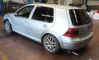 VOLKSWAGEN GOLG -thumb-1