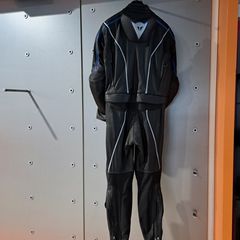 ΑΓΩΝΙΣΤΙΚΗ ΔΕΡΜΑΤΙΝΗ ΔΙΑΙΡΟΥΜΕΝΗ ΦΟΡΜΑ  DAINESE FLUID ΤΙΜΗ ΠΡΟΣΦΟΡΑΣ ΑΠΟ 1500 ΣΤΑ 750 ΕΥΡΩ!!!-thumb-2