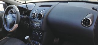 Nissan Qashqai+2 2010 1.6-thumb-15