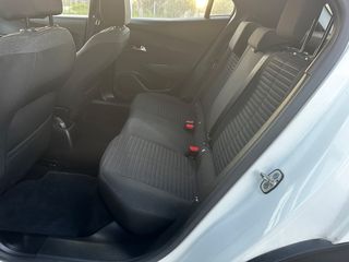 Peugeot 2008 2021 Peugeot 2008 1.5 Blue-HDi Acti-thumb-11