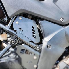 Διακοσμητικό κάλυμμα σωληνώσεων φρένου Suzuki DL1050/DL1050XT 2020-2023