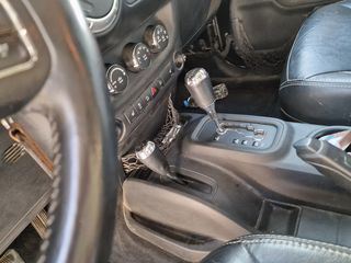 Jeep Wrangler 2013 UNLIMITED SAHARA DIESEL AUTO-thumb-14
