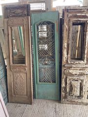 Παλιές ελληνικές πόρτες , ξύλινες παλιές εξώπορτες , μεσόπορτες, πόρτα αύλης , πόρτα εισόδου , νεοκλασικές πόρτες , αθηναϊκή πόρτα εποχής , καγκελόπορτα, χειροποίητη παλιά ξύλινη πόρτα με κάγκελο, διά