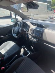 Toyota Yaris 2019-thumb-4