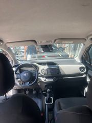 Toyota Yaris 2019-thumb-6