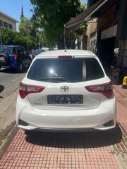 Toyota Yaris 2019-thumb-10