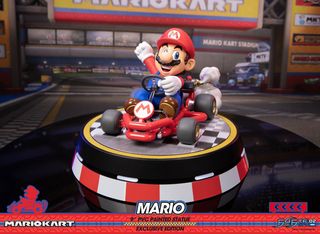 MARIO KART PVC - Collectors Edition / Fan Shop and Merchandise