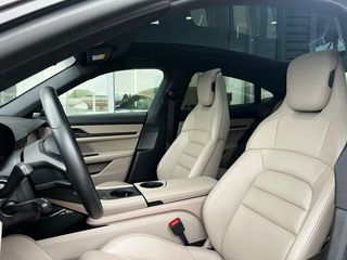 Porsche Taycan 2022 Panorama High Performance-thumb-11