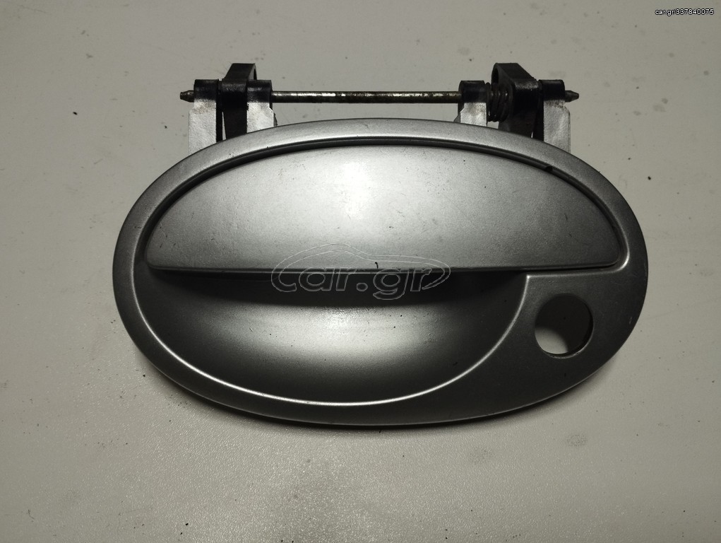 Opel Corsa C.(00-06). Εμπρός αριστερό ασημί εξωτερικό πόμολο πόρτας.