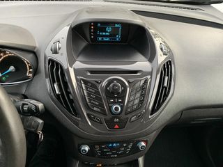 Ford Tourneo Courier 2016-thumb-11