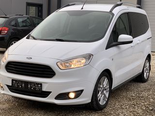 Ford Tourneo Courier 2016-thumb-2
