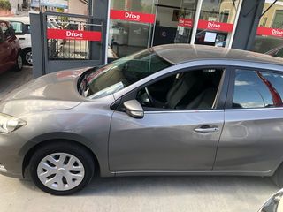 Nissan Pulsar 2016-thumb-1
