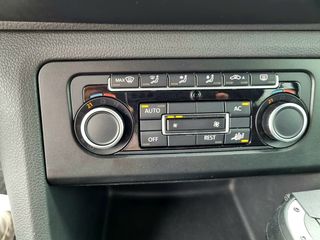 Volkswagen Amarok 2011-thumb-18