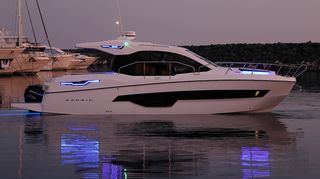 Karnic 2027 S37-x   3 Cabin-thumb-1