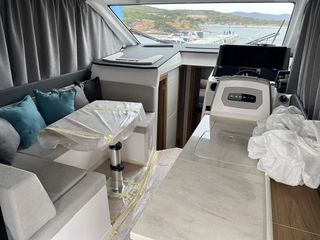 Karnic 2027 S37-x   3 Cabin-thumb-15