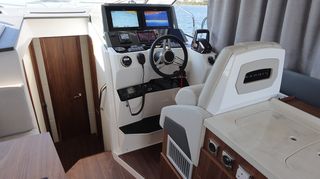 Karnic 2027 S37-x   3 Cabin-thumb-16