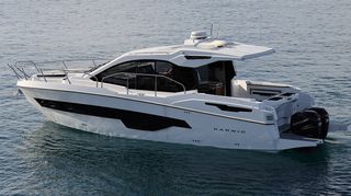 Karnic 2027 S37-x   3 Cabin-thumb-8