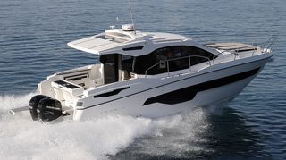 Karnic 2027 S37-x   3 Cabin-thumb-9