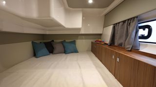 Karnic 2027 S37-x   3 Cabin-thumb-23