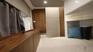 Karnic 2027 S37-x   3 Cabin-thumb-24