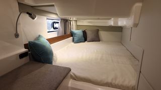 Karnic 2027 S37-x   3 Cabin-thumb-25