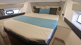 Karnic 2027 S37-x   3 Cabin-thumb-21