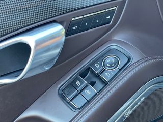 Porsche 911 2015 Turbo S-thumb-24