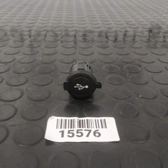 NISSAN NAVARA D40 ( 05 - 15 )  ΘΥΡΑ  USB #15576