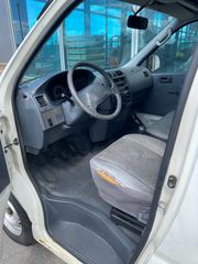 Toyota Hiace 2002-thumb-9