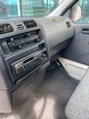 Toyota Hiace 2002-thumb-12
