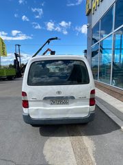 Toyota Hiace 2002-thumb-1